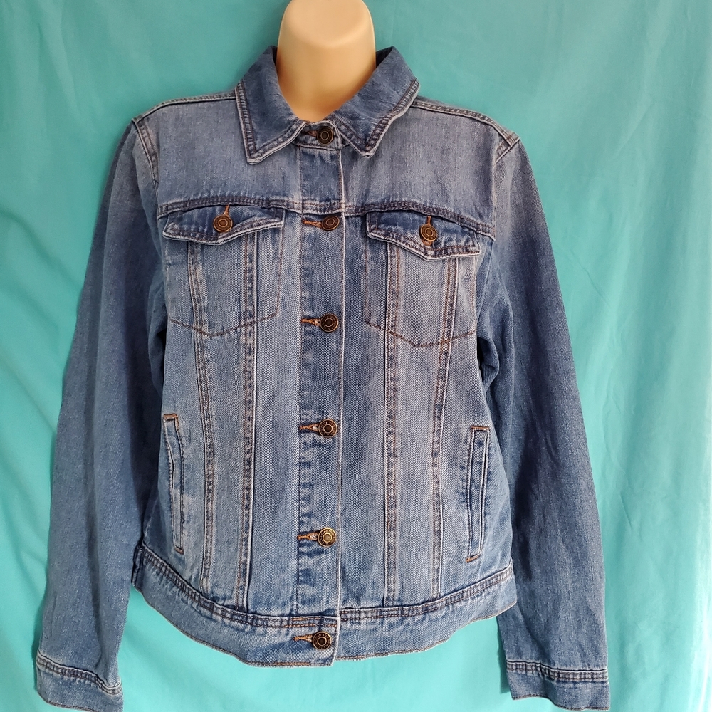 CNWT Womens New York Blue Denim Long Sleeve Jean Jacket with Pockets Size Medium